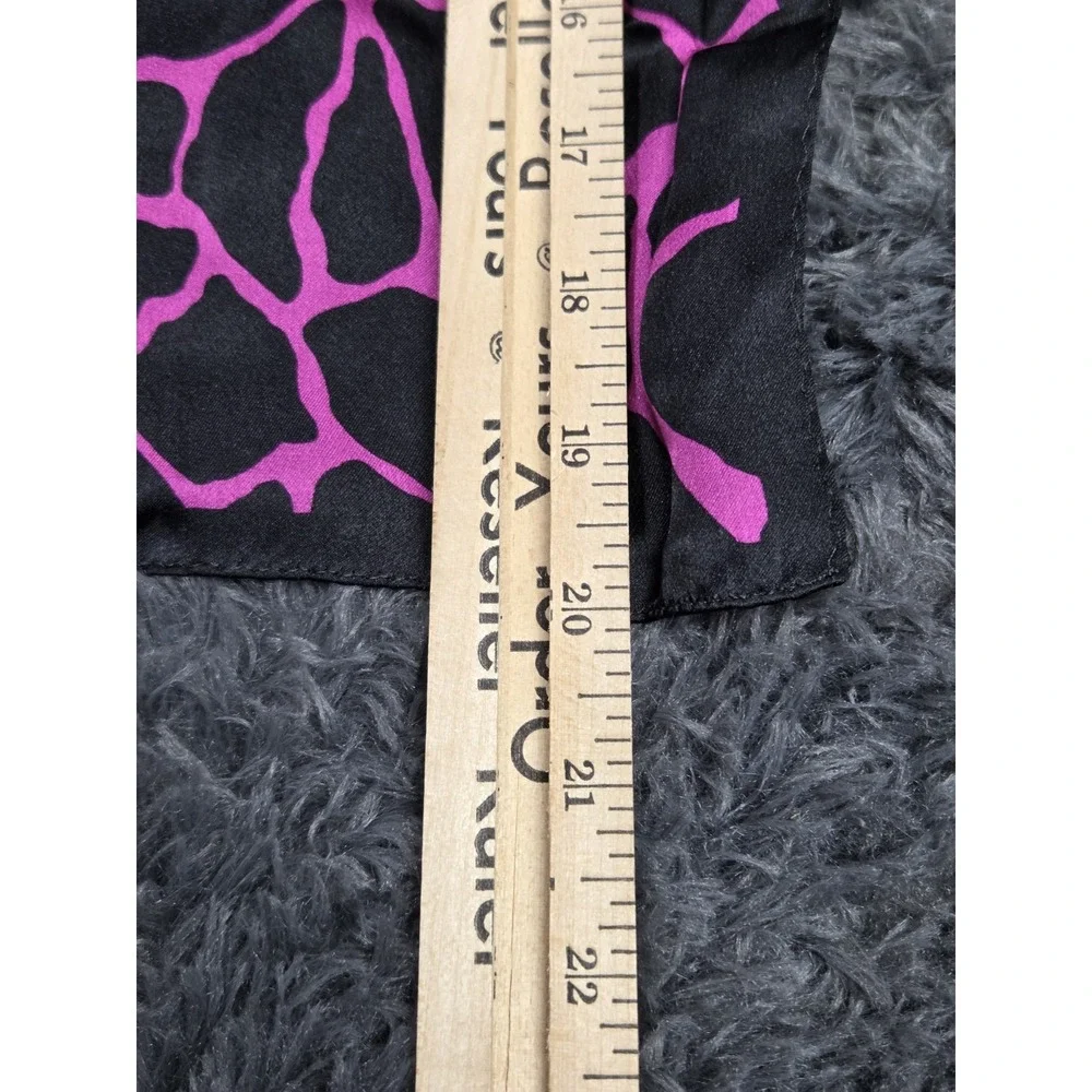 Elaine Gold Collection XIIX Square Scarf Hot Pink And Black 20x20 Giraffe